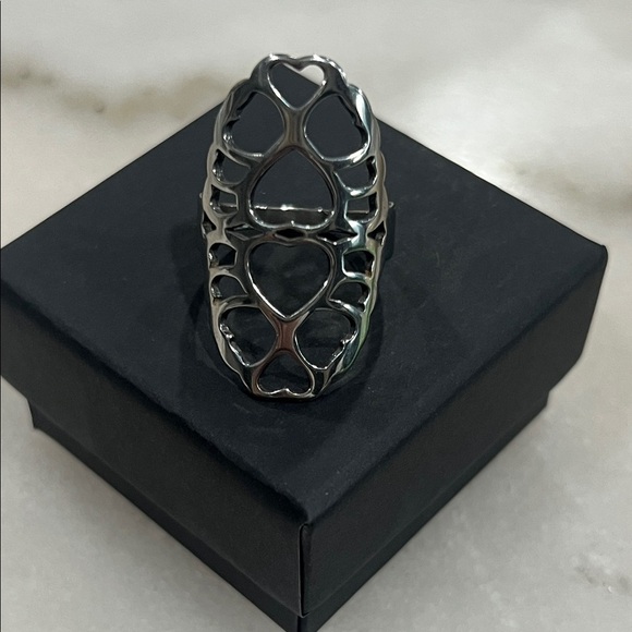 Chic Silver Heart Pattern Ring - Picture 3 of 9
